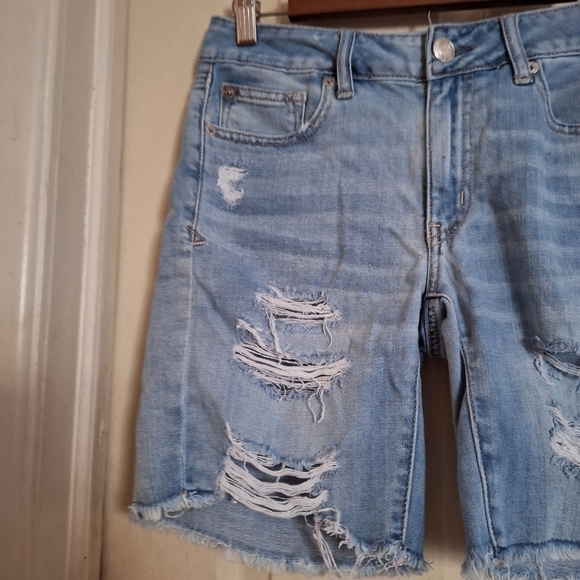 American Eagle distressed jean shorts s - Picture 2 of 6